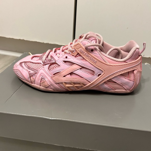 BALENCIAGIA PINK SNEAKERS - Picture 1 of 11